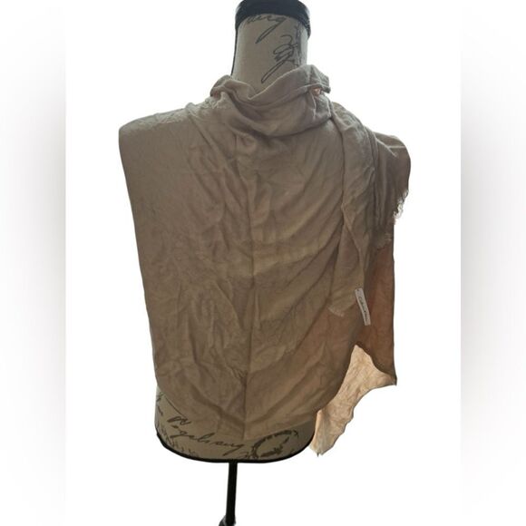 Calvin Klein beige Shaw - Picture 4 of 9